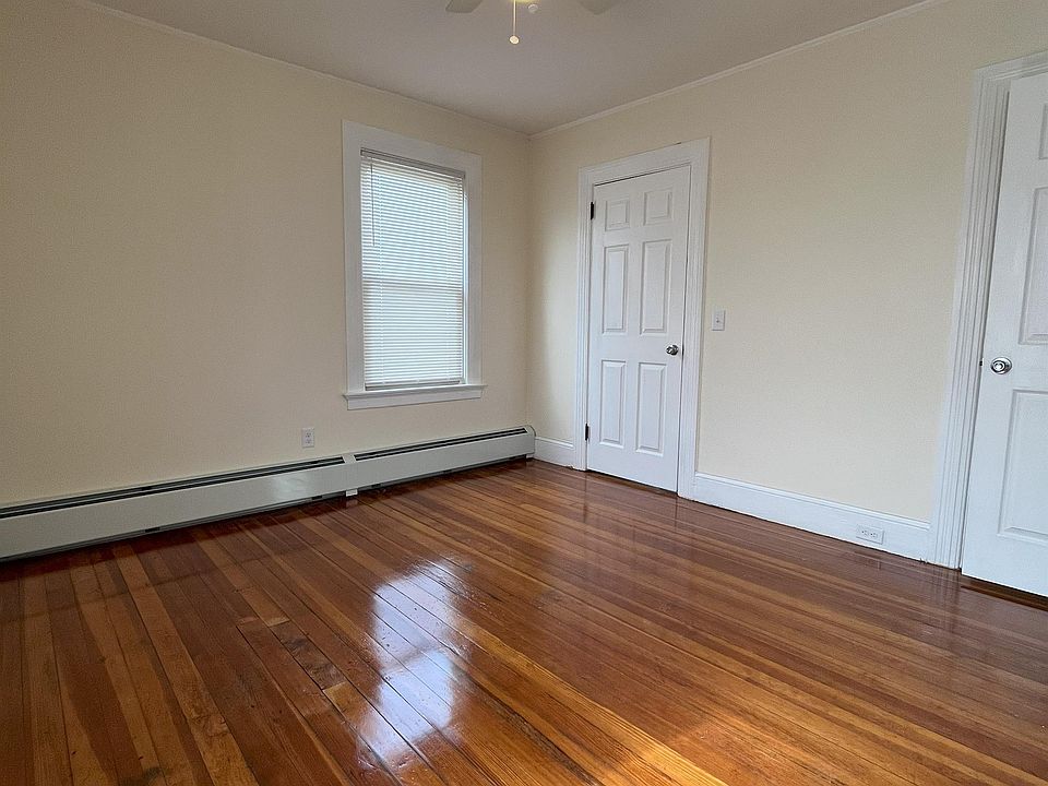 18 Glenwood Avenue 3 18 Glenwood Ave Cranston RI Zillow