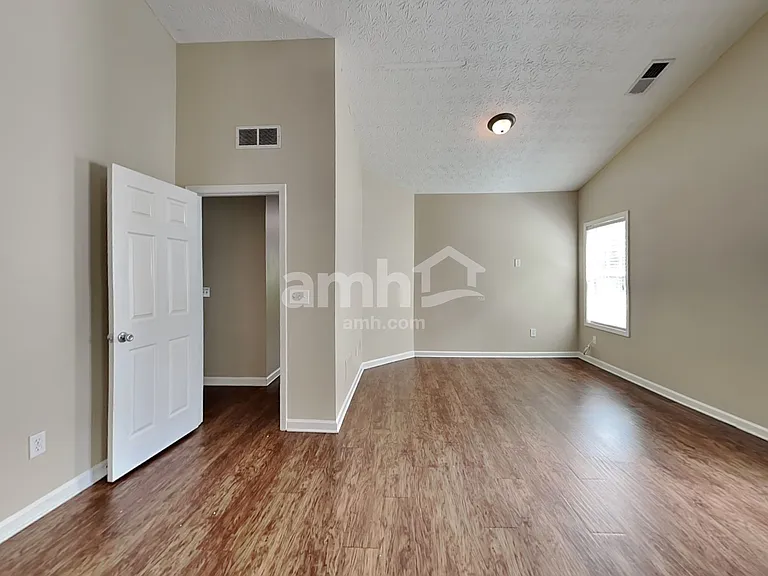 2166 Blueberry Ln — Photo 13