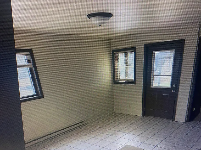 209 W Division St #209 — Photo 3