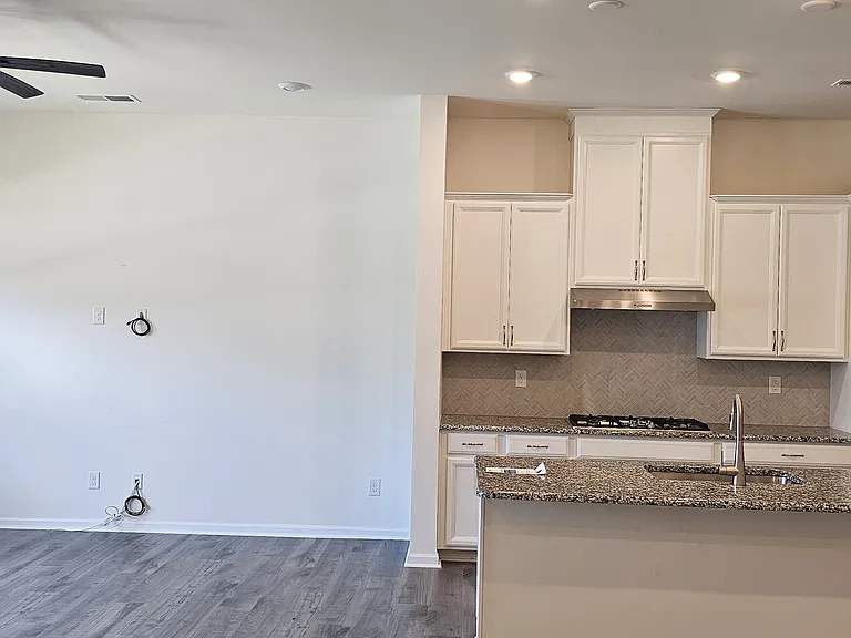 9089 Harwen Ln — Photo 6