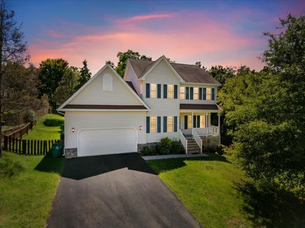 921 Crosscreek Dr, Christiansburg, VA 24073