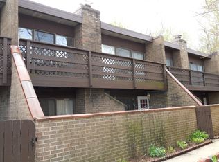 404 Kenneth Cir, Elgin, IL 60120