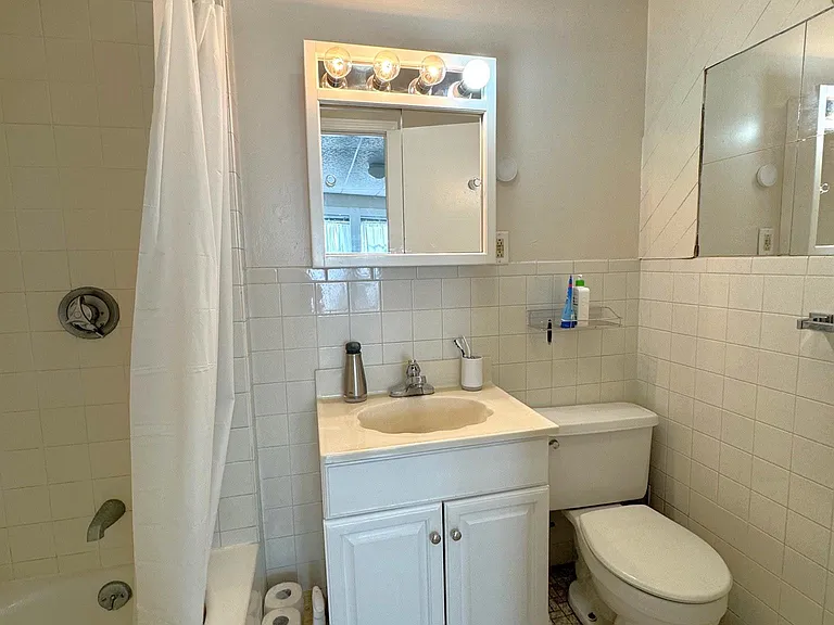 235 Columbia St #1 — Photo 5