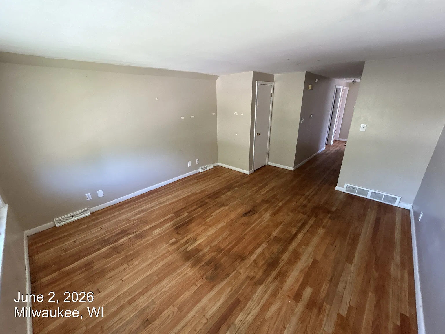 3 bed, 1080 sqft, $1,100 — Photo 4