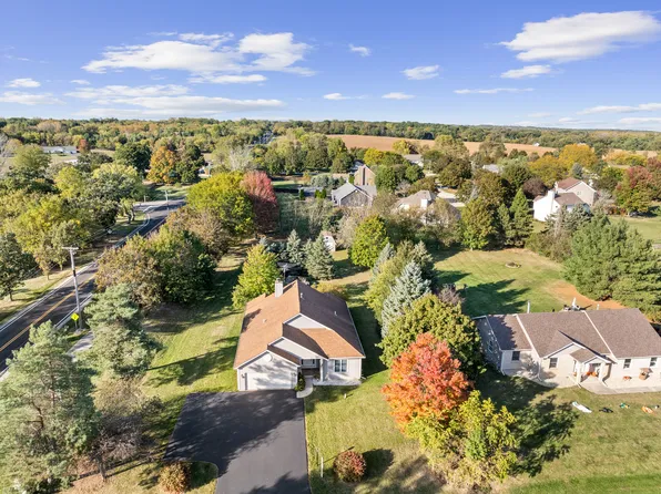 2520 S Hidden Trl, Spring Grove, IL 60081