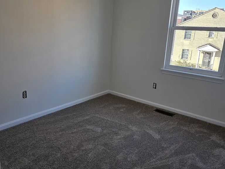1144 1st St NW — Photo 15