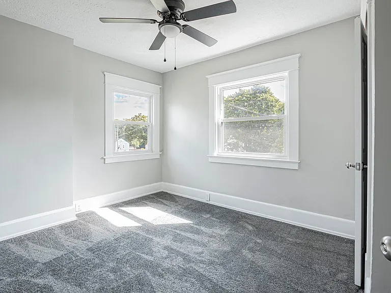 486 Sumatra Ave — Photo 22