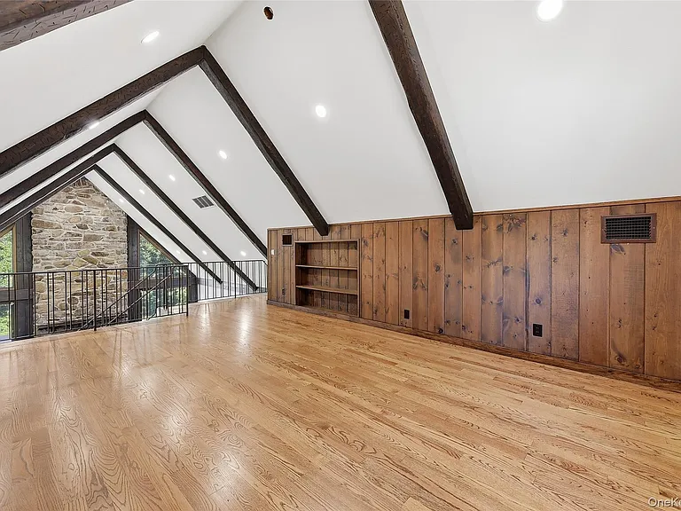 475 N Riverside Rd — Photo 24