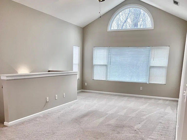 176 Pointe Cir — Photo 6