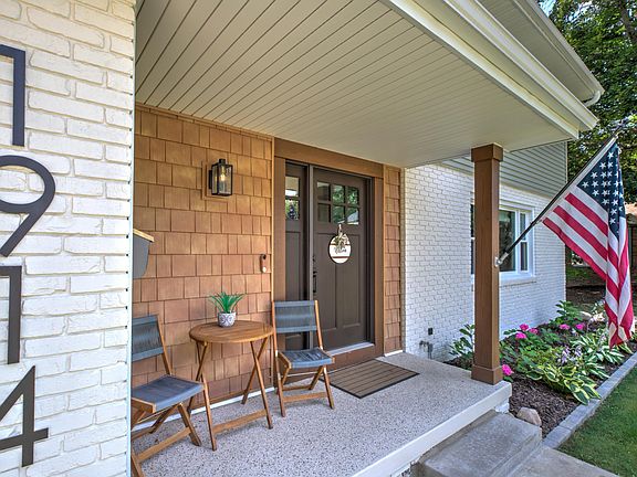 4th image of 1914 W Sunnyview Dr