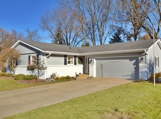 4835 Burningtree Dr, Rockford, IL 61114