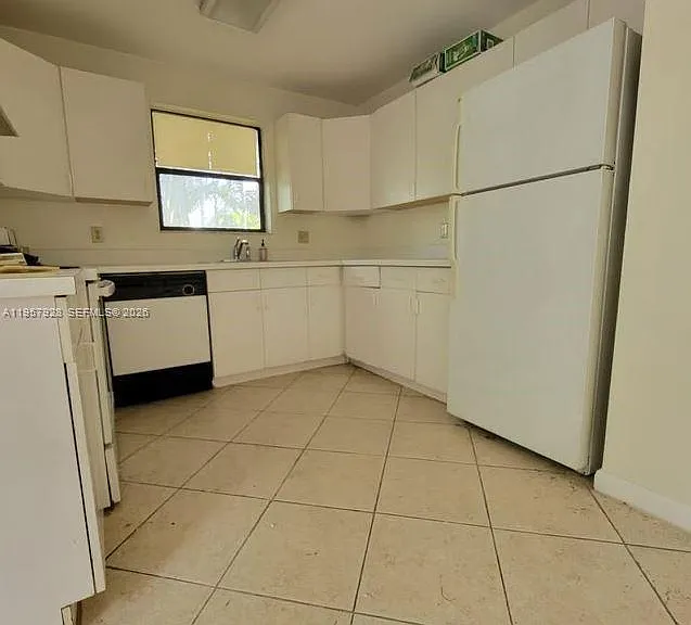 814 Finley Ct — Photo 5