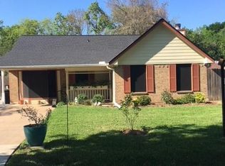 5 Fox Ln, Angleton, TX 77515