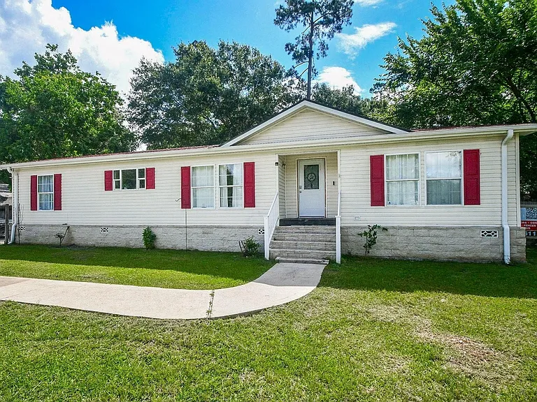 31606 Bryan St — Photo 2