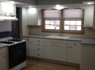 1005 Herbert St APT 2, Peru, IL 61354