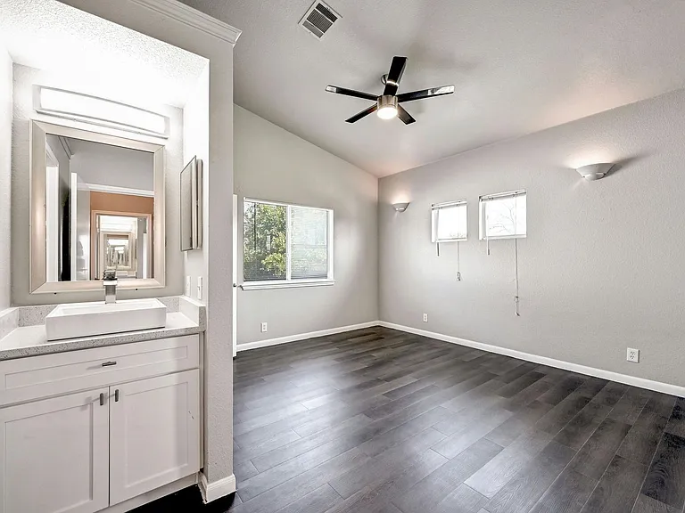 3412A Speedway St — Photo 23
