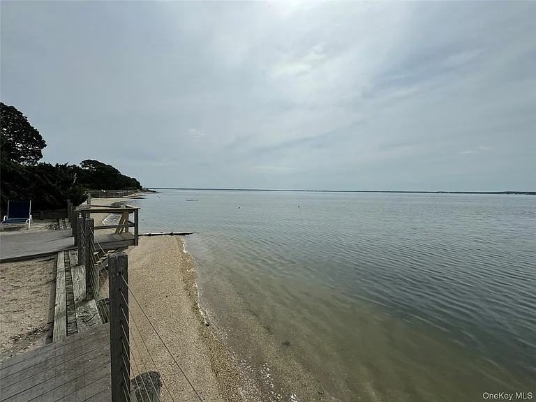1429 Peconic Bay Blvd — Photo 24