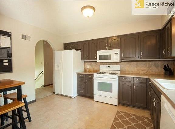 3rd image of 3104 SW Woods Chapel Ct