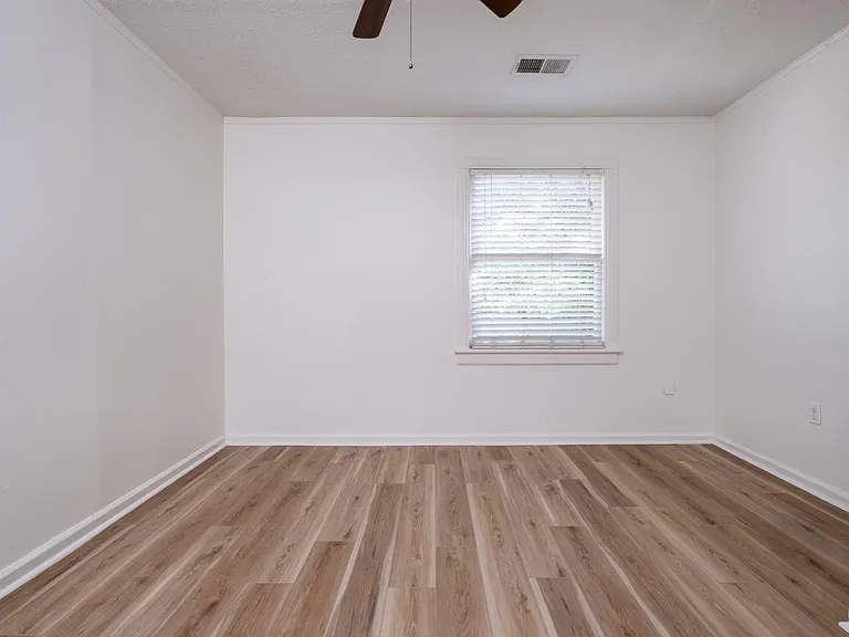 1808 Iris St — Photo 22