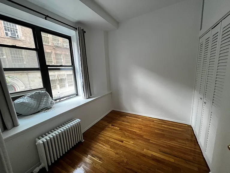 217 E 33rd St #2FW — Photo 2