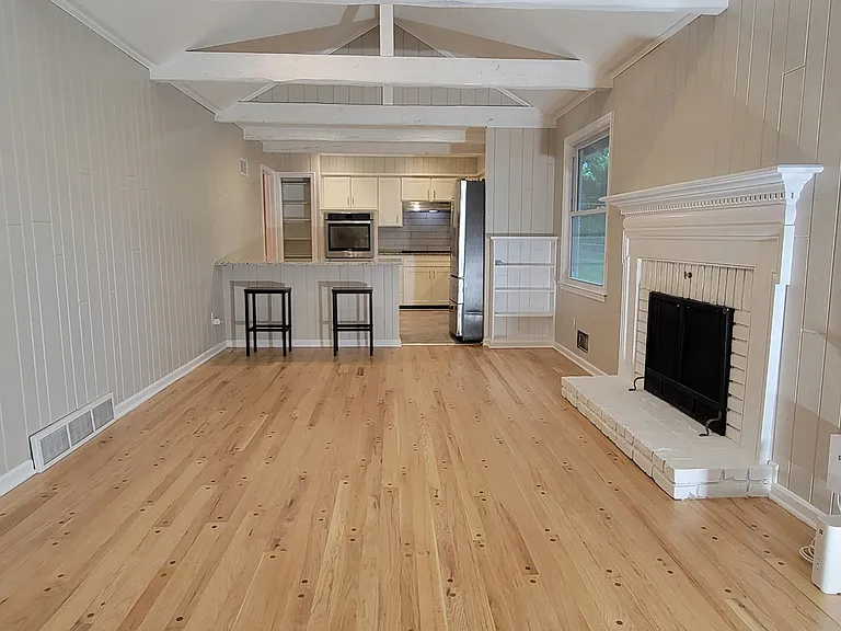 9607 Dearborn St — Photo 3