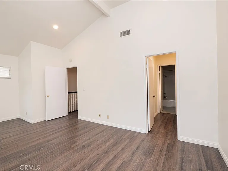 328 W 7th St — Photo 17