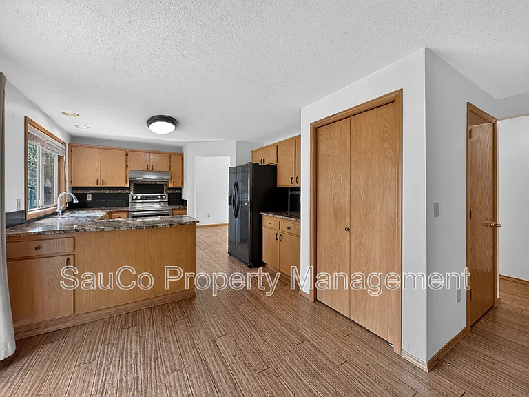 969 SW 177th Ter — Photo 6