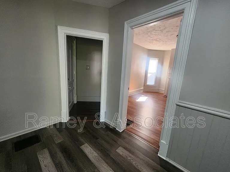 1842 Bolling Ave — Photo 6