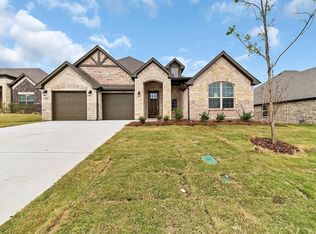 704 La Paloma Rd, Sanger, TX 76266