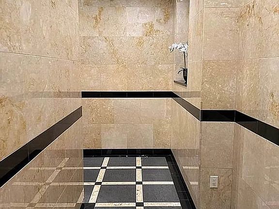 5th image of 3120 Corlear Ave #611