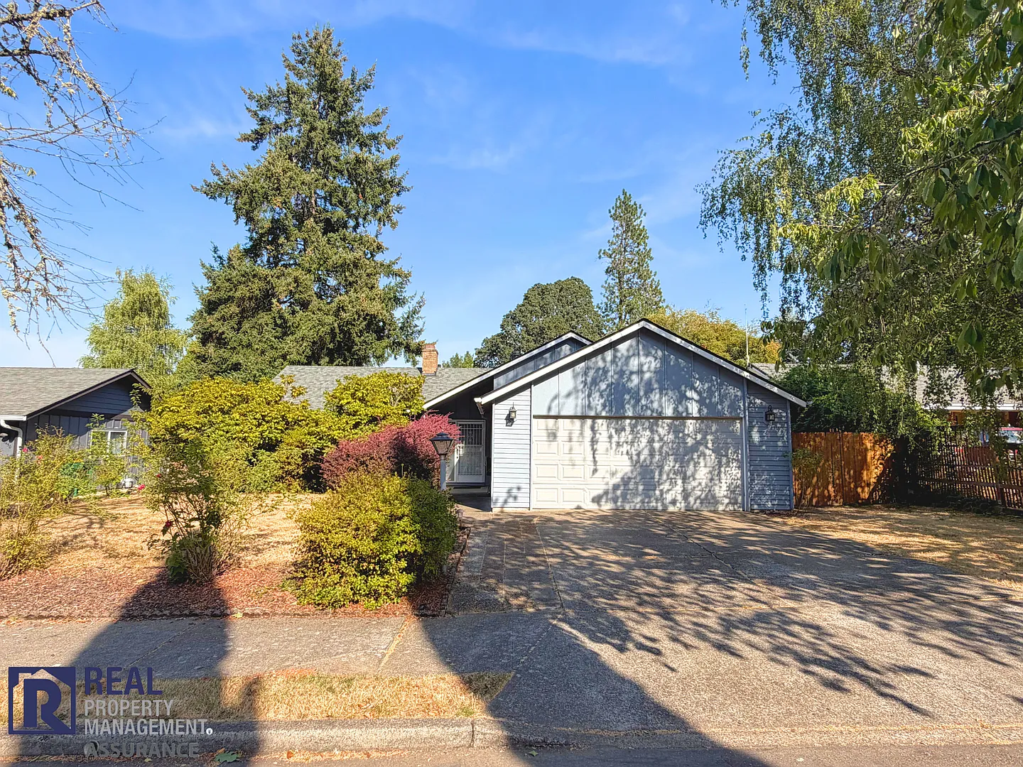 Bright 3BR Beaverton Home with AC, 2-Car Garage & Fenced Yard — Photo 1