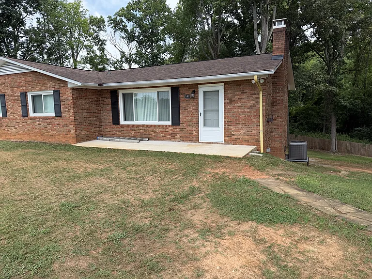 147 Crooked Ln — Photo 2