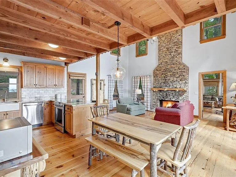 424 Sanderlin Mountain Dr — Photo 8