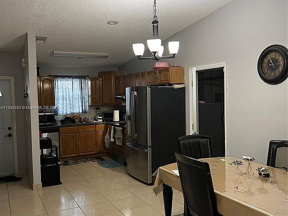 4th image of 9300 E Fern Ln #9300