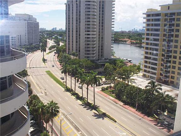 4th image of 5601 Collins Ave #12000A