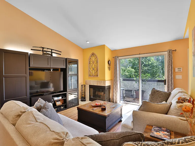 5924 Bridgeport Lake Way — Photo 4