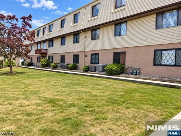 846 Riverside Avenue #1, Lyndhurst, NJ 07071