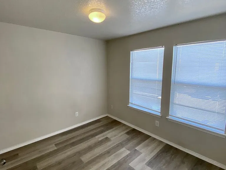 415 Allendale Oak — Photo 11