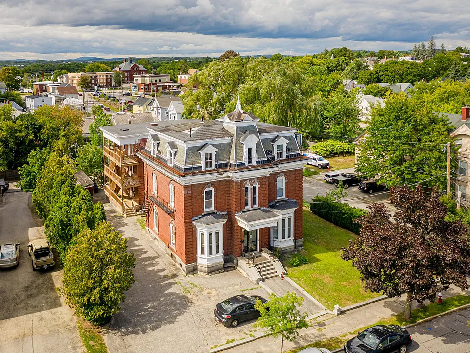 142 College St
