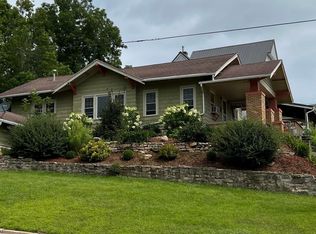 301 Plum St NE, Elkader, IA 52043