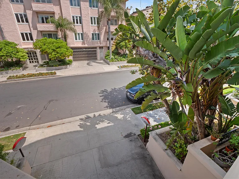 10364 Almayo Ave #201 — Photo 23