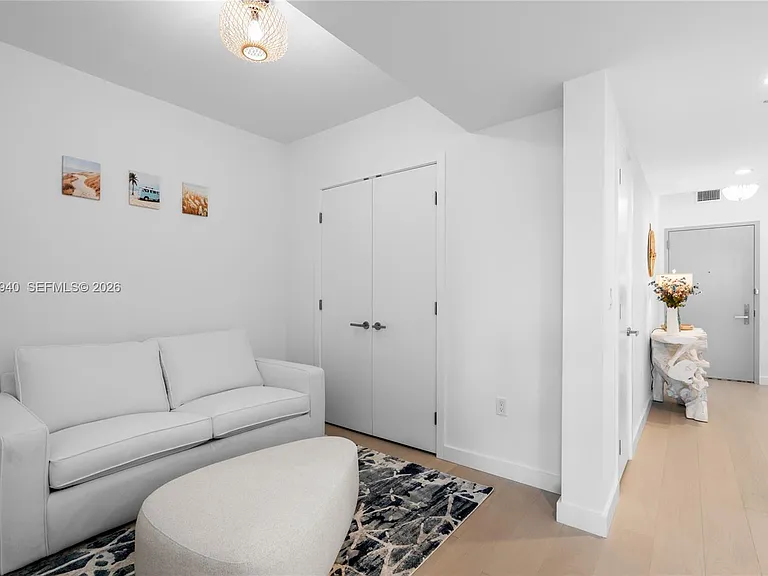 9221 E Bay Harbor Dr #408 — Photo 21