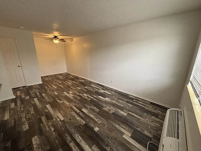 2759 N Amidon Ave — Photo 2