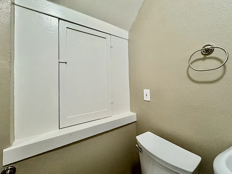 204 Falcon Ave — Photo 12