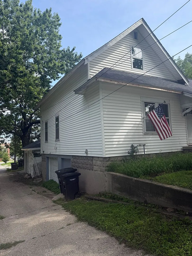 3 Bd 1 Ba with 1 Car Garage — Photo 2