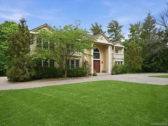 31 Cornwall Ln — Photo 3