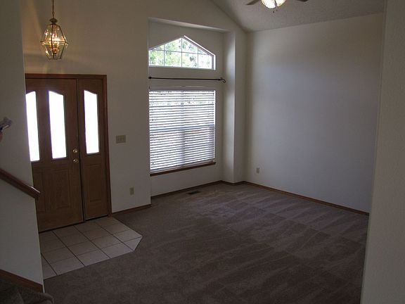 4th image of 7920 Interlaken Dr