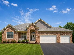 1235 Mallard Ln, Hoffman Estates, IL 60192