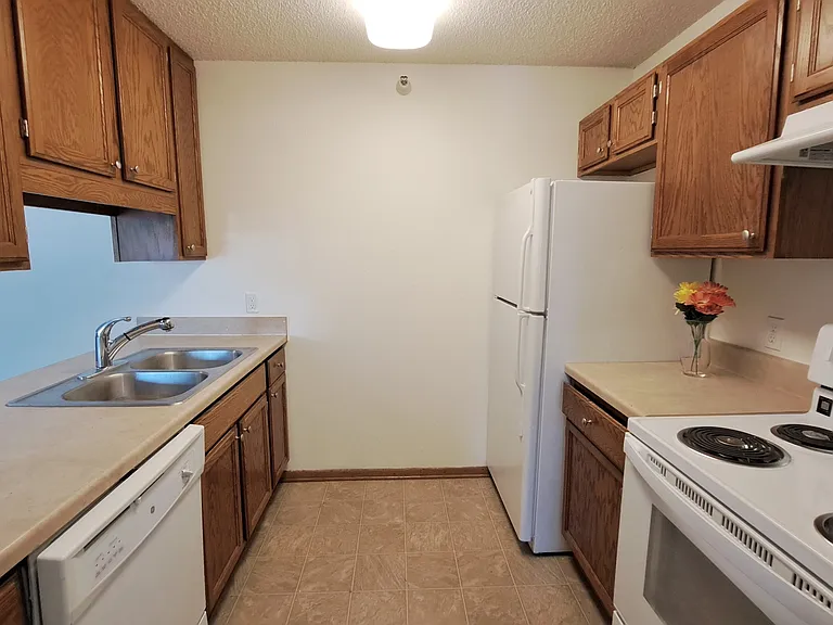 Woodland Park Apartments — Photo 51