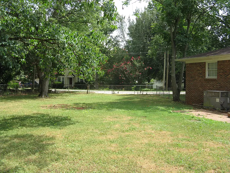 600 Larry Dr — Photo 22